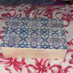 Genuine Bone Hand Carved by Indian Artisans Blue Pattern Decorative Trinket Box